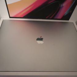MacBook Pro 16”