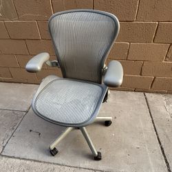 Herman Miller Aeron Office/Desk/ Gaming Chair 