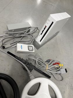 Wii 1st GEN BUNDLE (3 controllers, 3 Steering Wheels, 2 Joystticks, all cables & Wii Bag)