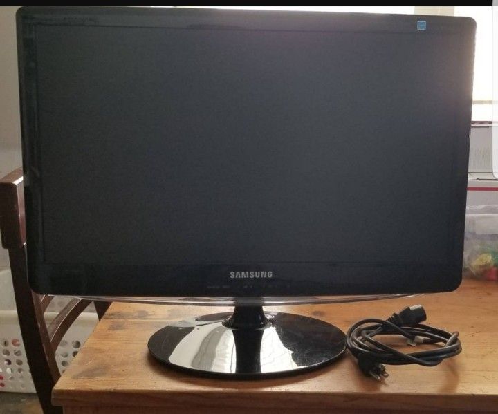 Samsung 21.5" LCD HDTV Widescreen Monitor
