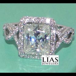 New 18k White Gold Engagement Ring 