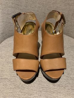 Womens Size 6 Platform Sandal Heel Camel Color Michael Kors
