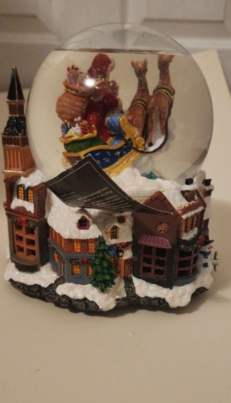 Santa's Sleigh Snow Globe