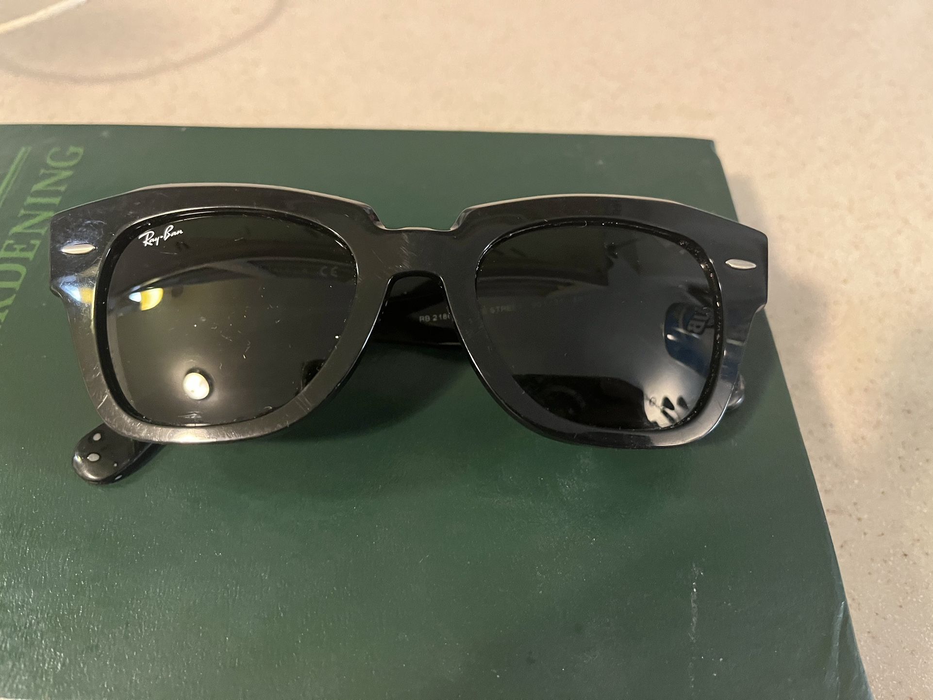 Womens Ray Bans for Sale in San Antonio, TX - OfferUp