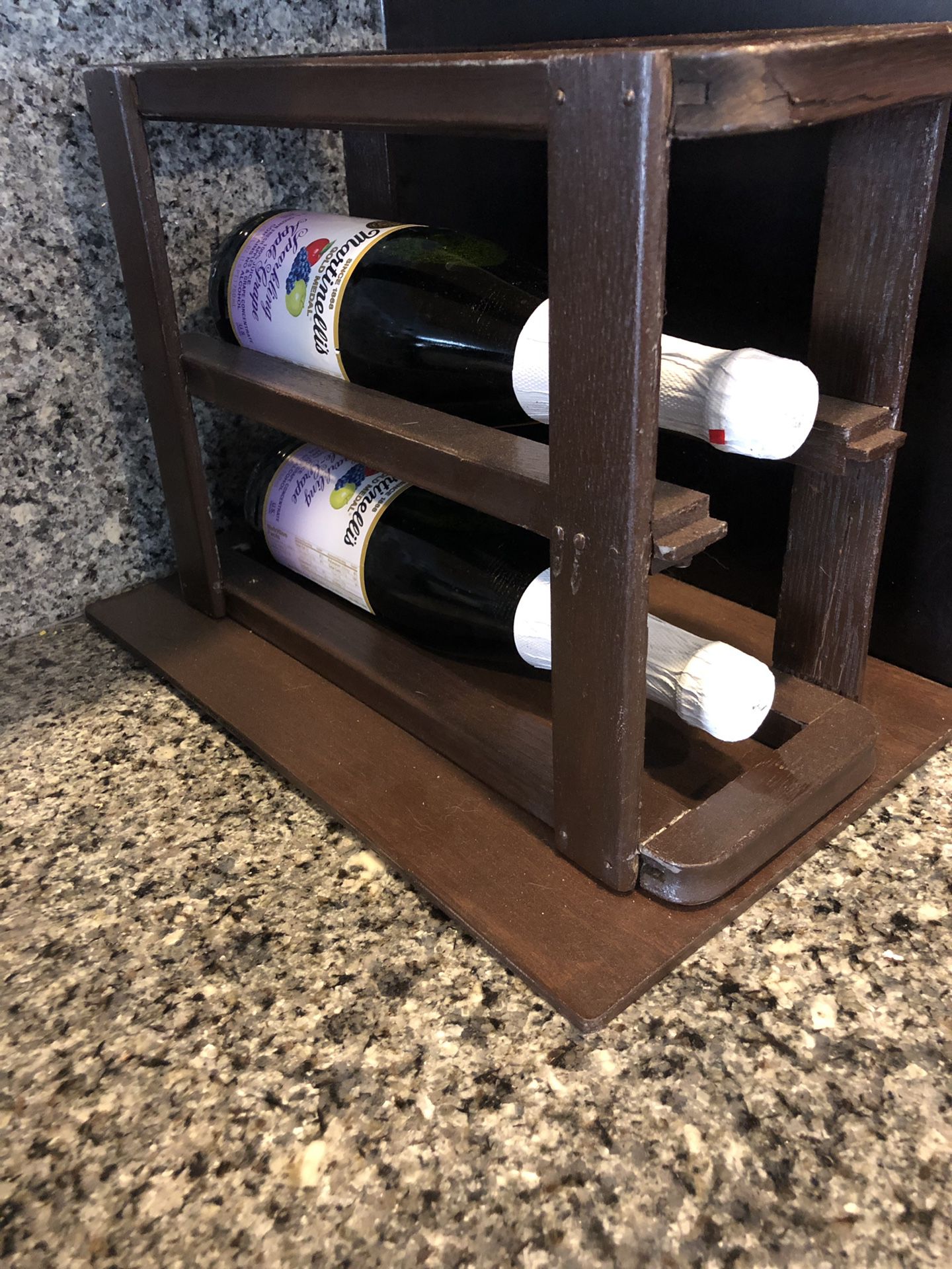 Wine or magazine rack