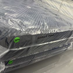 QUEEN SIZE SIMMONS BEAUTYREST BLACK SERIES 2 (MEDIUM) MATTRESS & BOX SPRING BED SET