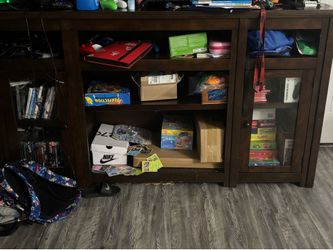 Entertainment center