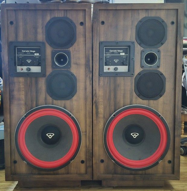 Cerwin Vega D-7 Speakers