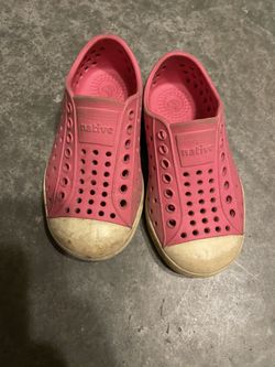 Native Kids Shoes Size 8