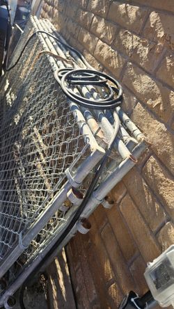 8 ft x 3.5 ft chain link fence panels x 5 - good for large dog kennel