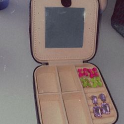 Ear Ring Set With Case 