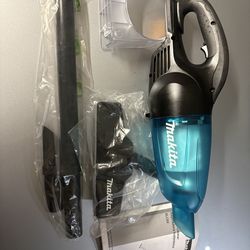 Makita XLC02ZB 18V LXT Lithium-Ion Cordless Vacuum Tool Only