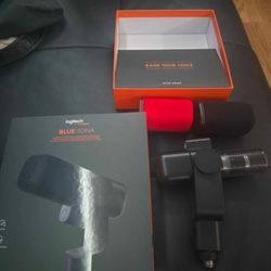 Logitech for creators Blue Sona xlr microphone
