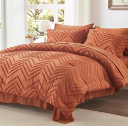 full size comforter BRAND NEW IN BOX burnt orange