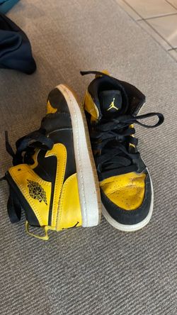 Air Jordan 1 Mid Black Yellow Sneakers