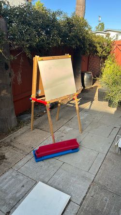 Free Melissa & Doug Whiteboard/Chalkboard Easel