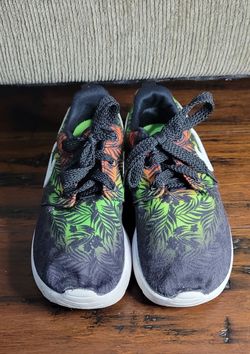 Nike Roche Run Floral Palm Tree Print Children Size 12