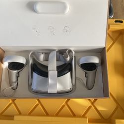 Meta Quest 2 w/ USB to USB-C Cord