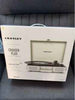 C-R-O-SLEY CRUISER PLUS PORTABLE TURNTABLE WIRELESS PLAY