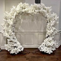 Specially Crafted Arches Bring Your Wedding Vision to Life of former