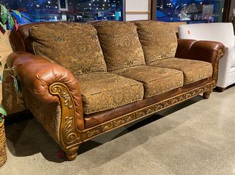 Comfy Regal Wood Trim Sofa