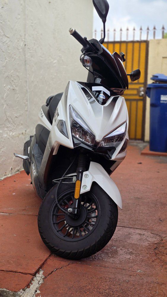Moto,scooter,  ITALICA. 50cc 