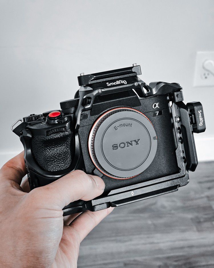 Sony A7IV Mirrorless Full Frame Camera - BODY ONLY