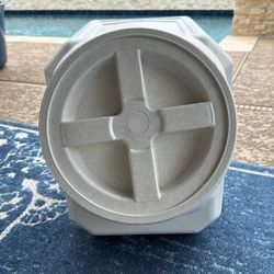 Gamma2 Dog Food Container 