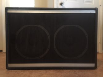 Vintage Peavey bass guitar cabinet