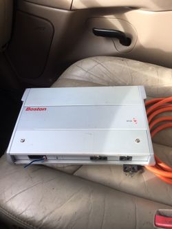 Boston acoustic 2 channel/ mono block amp