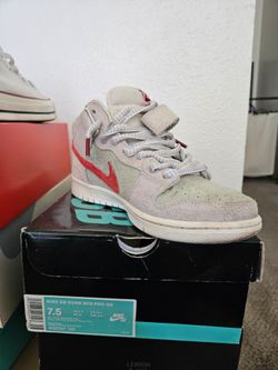 Nike SB Dunk Mid Pro QS 'White Widow'
(Sail/Gym Red-Fresh Mint)
