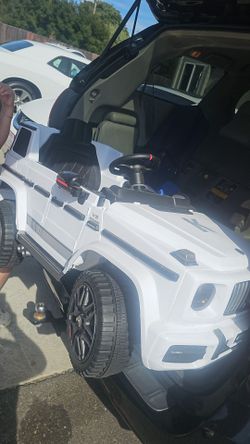 Mercedes Banz ( Kids toy car )