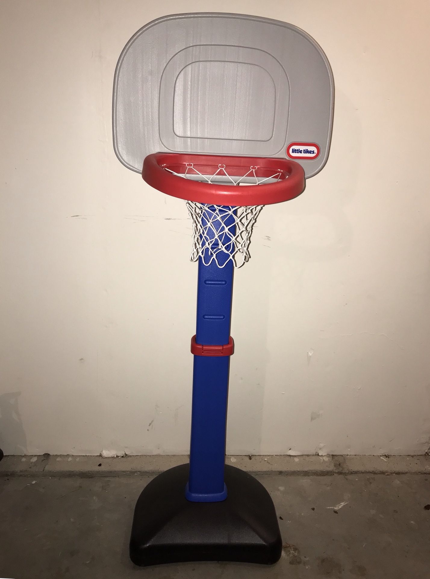 Basketball Hoop-Little Tikes