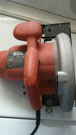 Saw black n decker