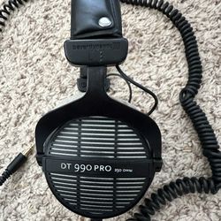 Beyerdynamic DT 990 pro 250 ohm Over-Ear studio headphones