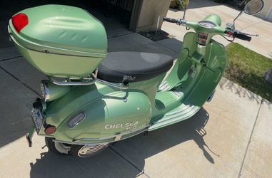Chelsea Znen Mint Green Scooter 150cc