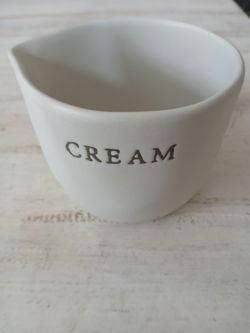 Hearth & Hand  With Magnolia Cream Stoneware 