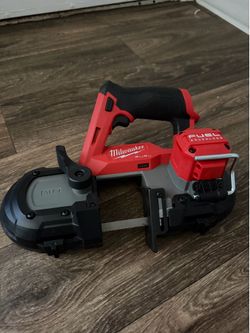 Milwaukee m12 Band Saw (No Batteries included)