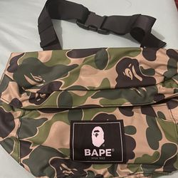 Bape Mini Duffle Bag Green Camo for Sale in Hazard, CA - OfferUp