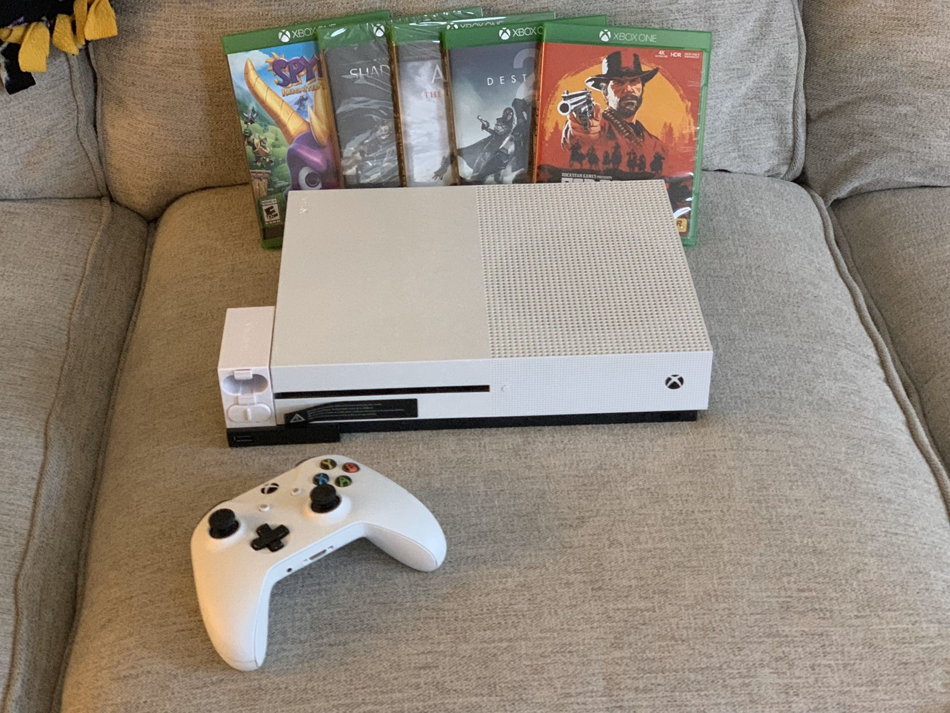 Xbox one with controller charger, games