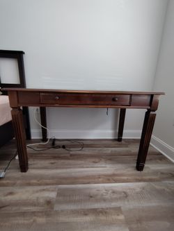 Desk and more, everything must go this week