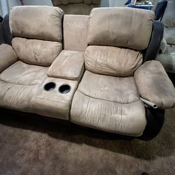 Reclining loveseat