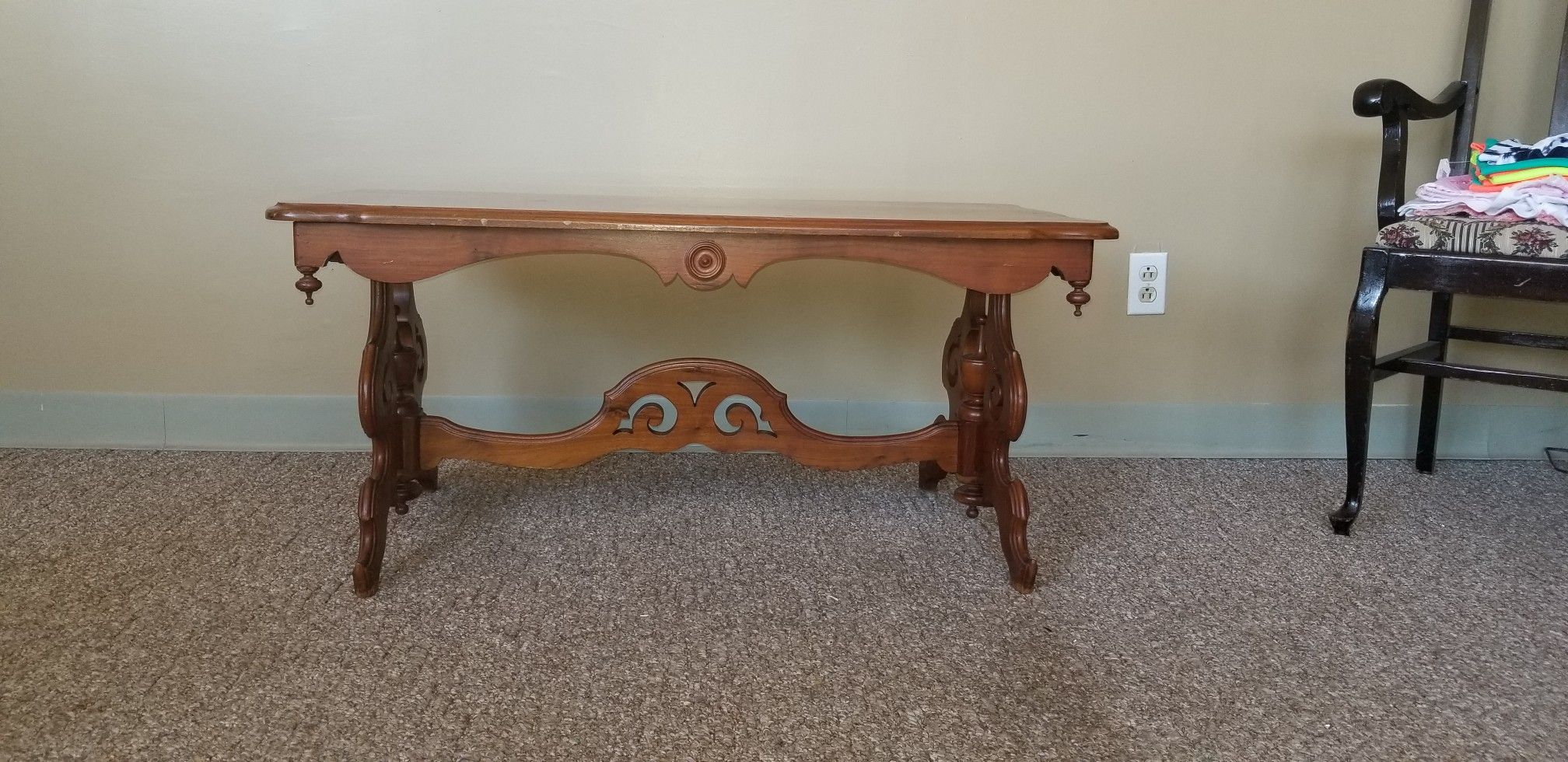 COFFEE TABLE