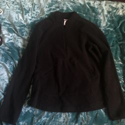 3/4 Zip Women’s Pullover Size: L