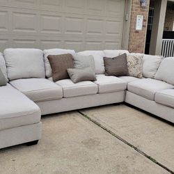 Like New Beige Sectional (FREE DELIVERY)