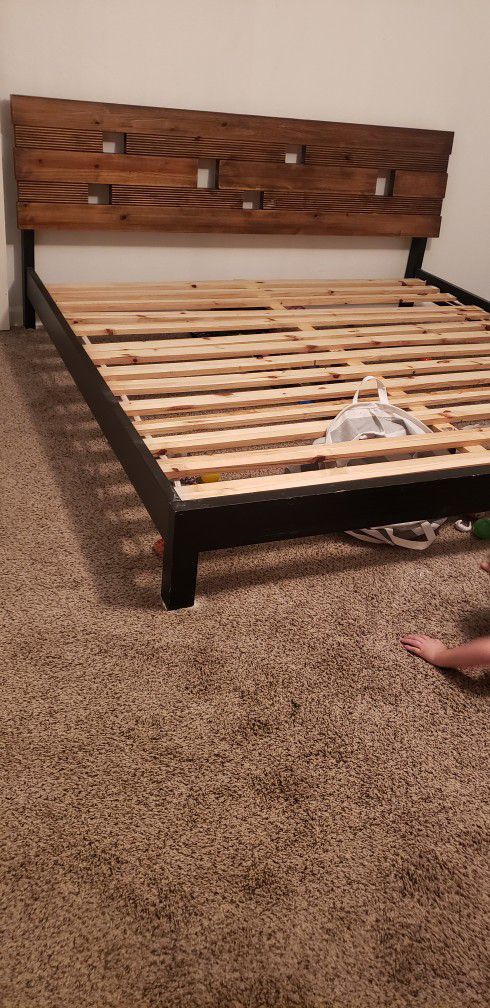 King Size Bed With Boxsprings Mattress And Frame 