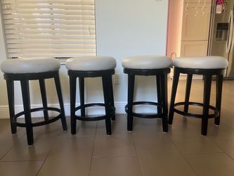 Countertop  stools (chairs) x4