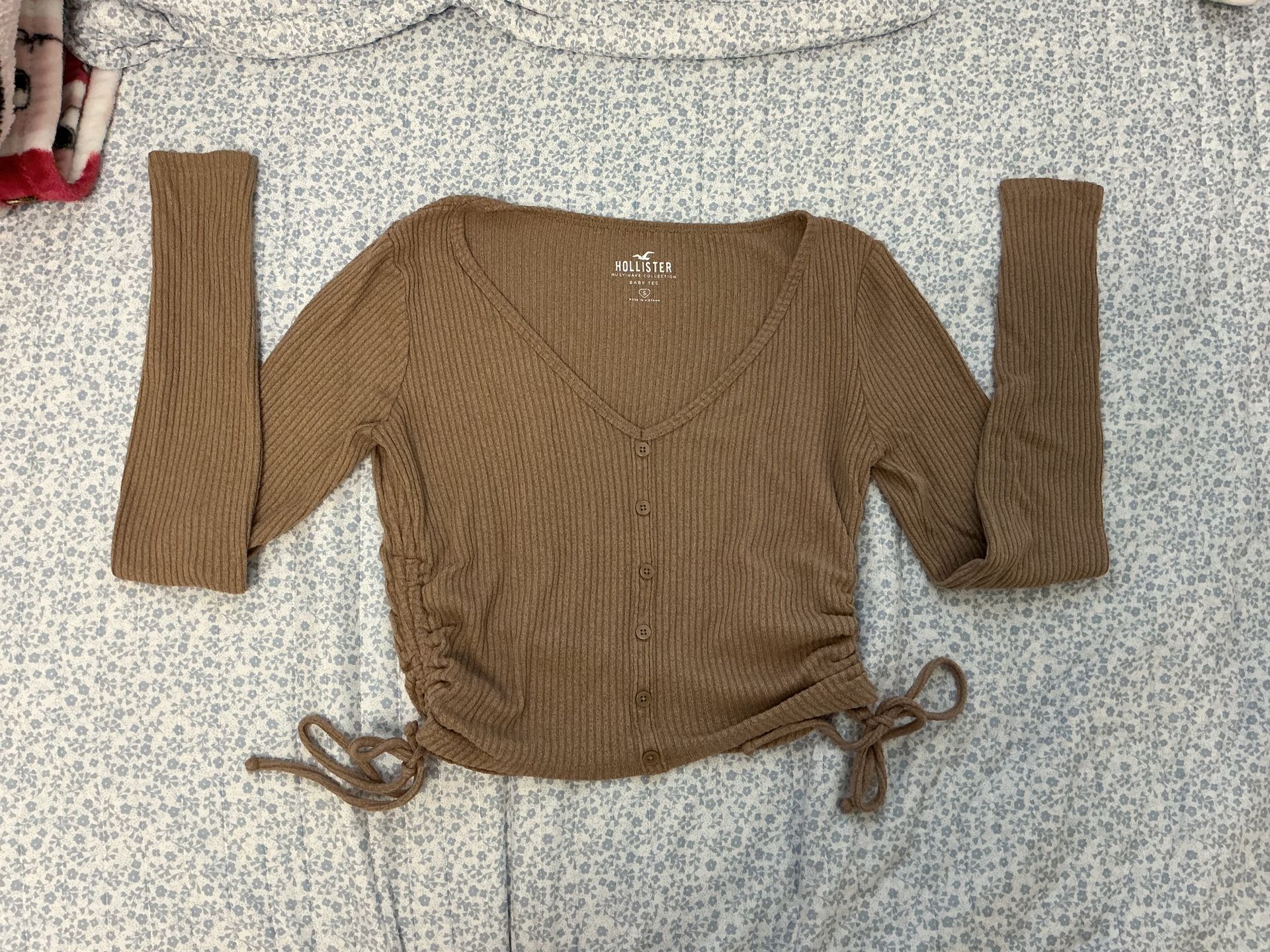 Hollister Brown Top Size: Small