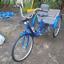 Tricycle like new with  preventive  cover
