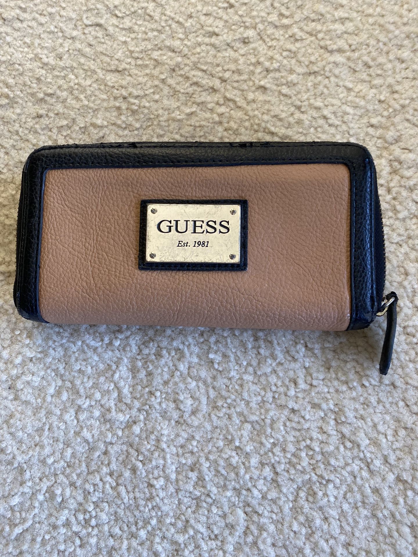 Guess Wallet